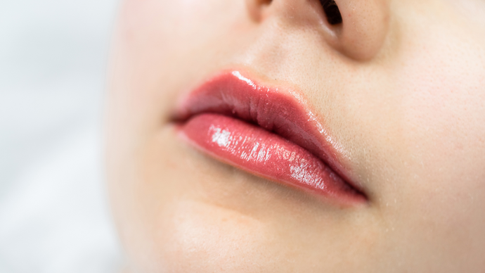 The Beauty of Lip Tints: Sheer and Buildable Formulas for Natural Lip Enhancement