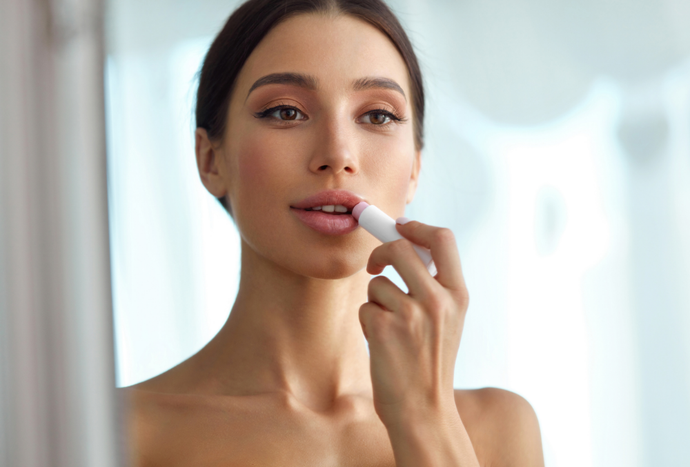 8 Makeup Hacks to Make Your Lips Look Bigger and Plump